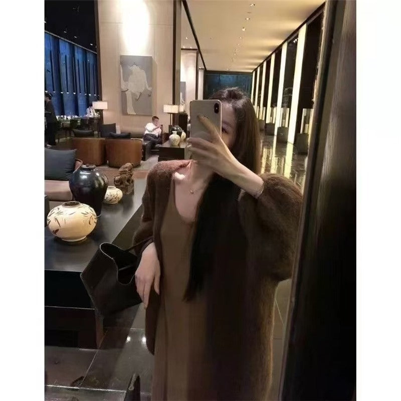 10881743
